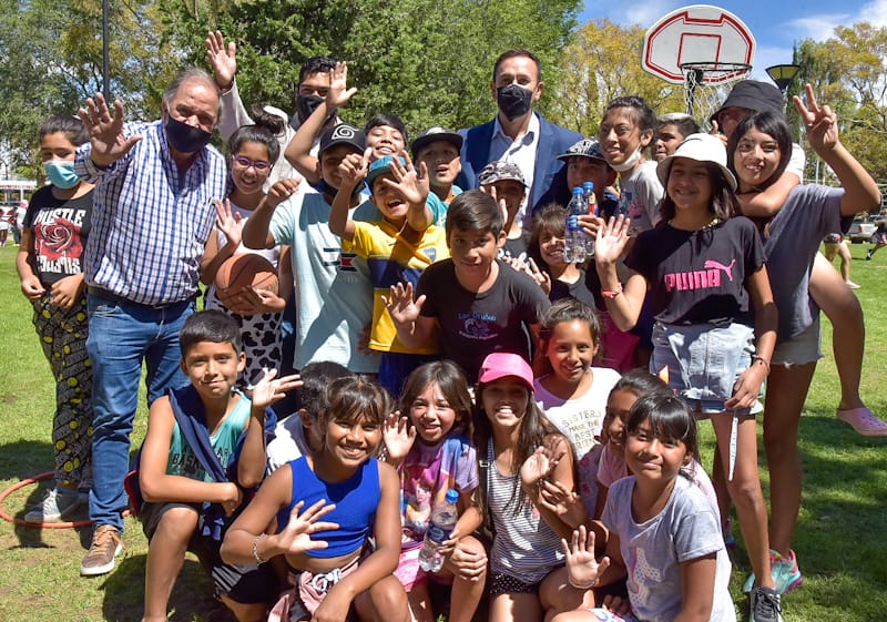 #TRELEW | MADERNA JUNTO A LINARES RECORRIERON LAS COLONIAS DE&nbsp;VACACIONES
