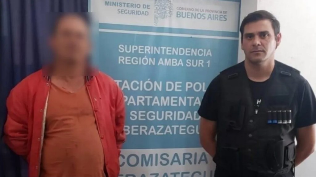 #POLICIALES | BORRACHO TOMÓ DE REHENES A SUS HIJOS DE 3, 8 Y 9 AÑOS Y AMENAZÓ CON MATARLOS A PUÑALADAS 