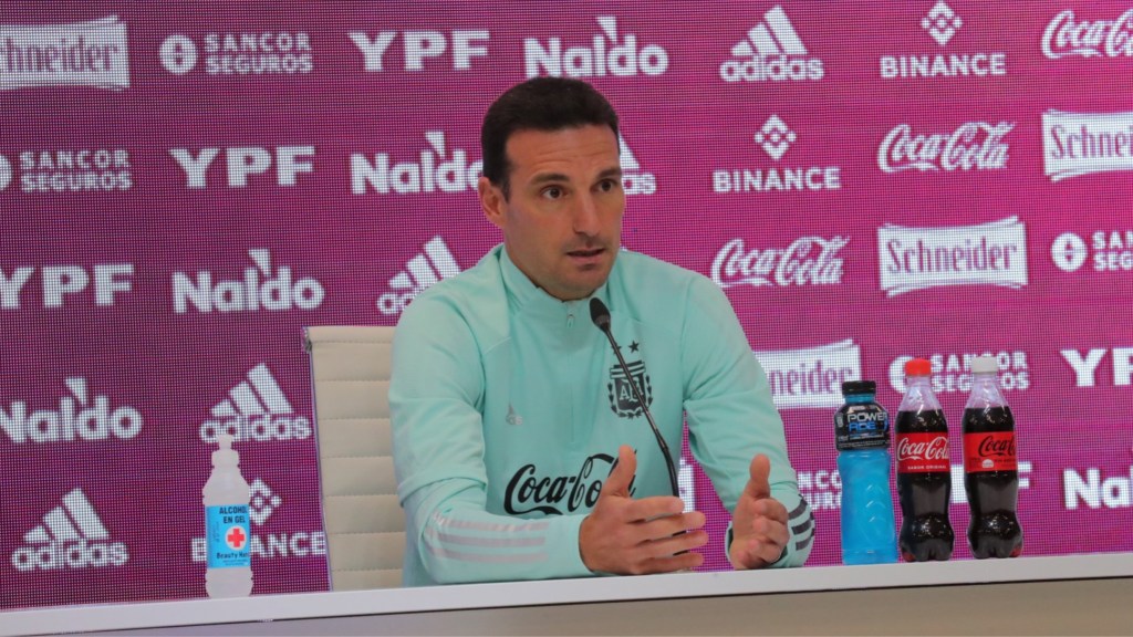 #ELIMINATORIAS | SCALONI CONFIRMÓ A MESSI PARA EL PARTIDO DE MAÑANA Y EXPLICÓ POR QUÉ NO CONVOCÓ A DYBALA 