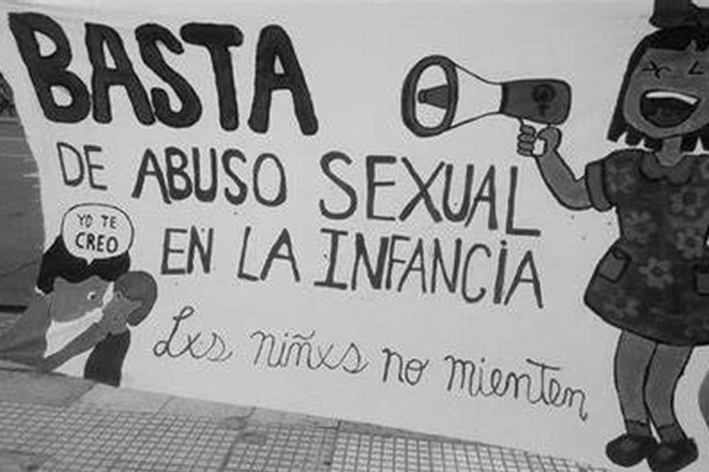 #HORROR | VIOLÓ A DOS NIÑOS DE 3 Y 6 AÑOS NIETOS DE SU&nbsp;PAREJA