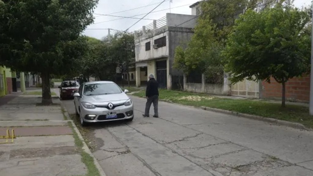 #TERRIBLE | POR ERROR SICARIOS MATARON A BALAZOS A UN ALBAÑIL DESDE UN AUTO Y GRITARON “NOS&nbsp;CONFUNDIMOS”