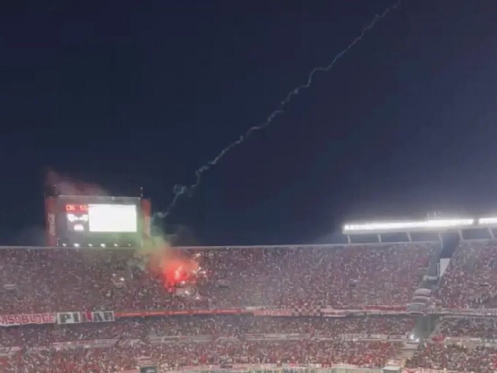 #FÚTBOL | ¿SE CLAUSURA EL MONUMENTAL? RIVER PODRÍA JUGAR A PUERTAS CERRADAS POR LAS BENGALAS Y LA AGRESIÓN AL PLANTEL DE BOCA DURANTE EL&nbsp;SUPERCLÁSICO