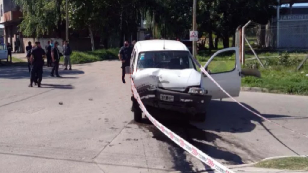 #LOCURA | DELINCUENTES MATARON A UN HOMBRE PARA ROBARLE LA CAMIONETA DESPUÉS DE ROBARLE Y TIROTEARSE CON UN&nbsp;POLICÍA
