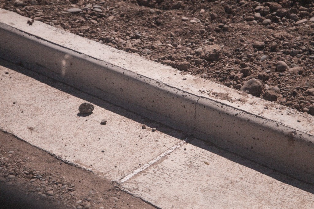 #RAWSON | Continúan las obras de nuevos cordones cuneta 