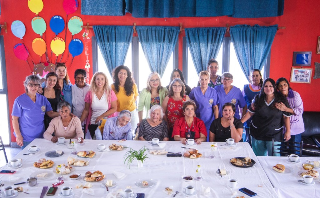 #RAWSON | Desayuno con abuelas de las Casas&nbsp;Tuteladas