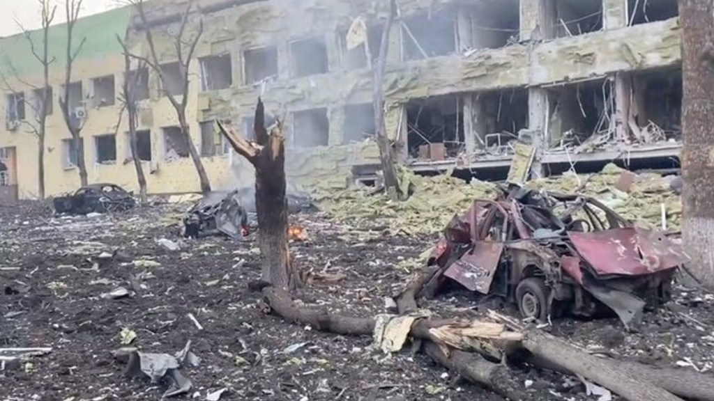 #GUERRA | UCRANIA ACUSA A RUSIA DE BOMBARDEAR UN HOSPITAL DE NIÑOS EN&nbsp;MARIUPOL