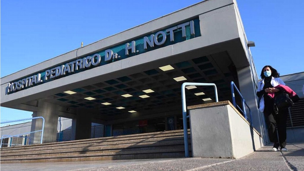 #DESGRACIA | UNA NENA DE 4 AÑOS GRAVE AL CAER DE UN ÁRBOL DE 5&nbsp;METROS