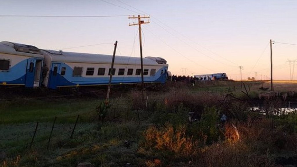 #ACCIDENTE | 20 HERIDOS AL DESCARRILARSE UN TREN CERCA DE&nbsp;OLAVARRÍA
