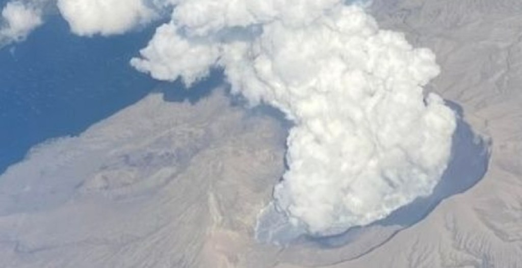 #PELIGRO | Miles de personas fueron evacuadas por la erupción de un volcán en&nbsp;Filipinas