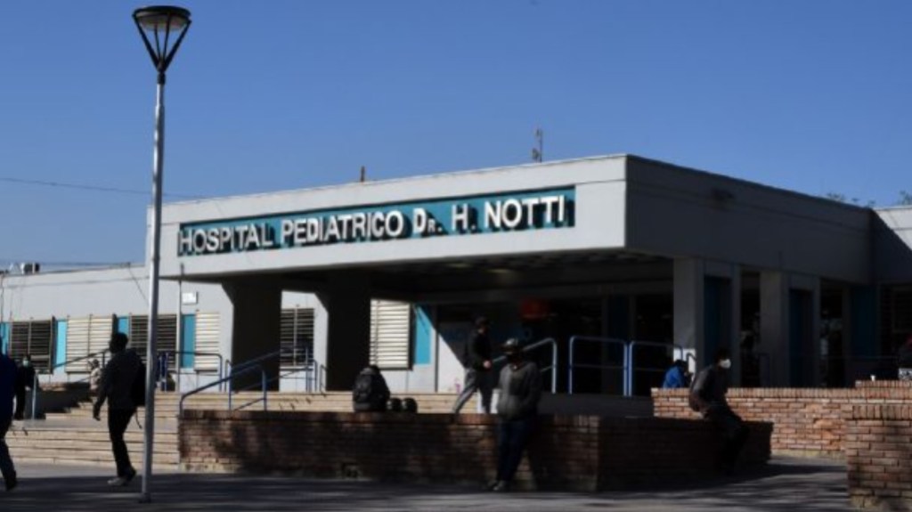 #TERRIBLE | UN NENE DE 8 AÑOS SE CAYÓ DE UNA CAMIONETA EN MOVIMIENTO Y ESTÁ&nbsp;GRAVE