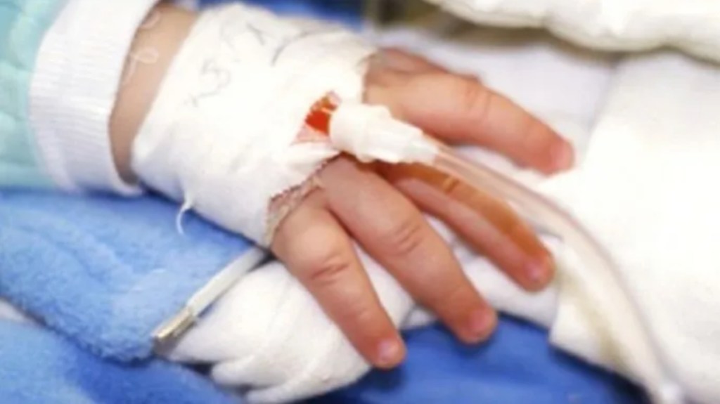 #POLICIALES | MUERE BEBÉ DE 4 MESES DE UN GOLPE EN LA CABEZA E INVESTIGAN A LOS&nbsp;PADRES