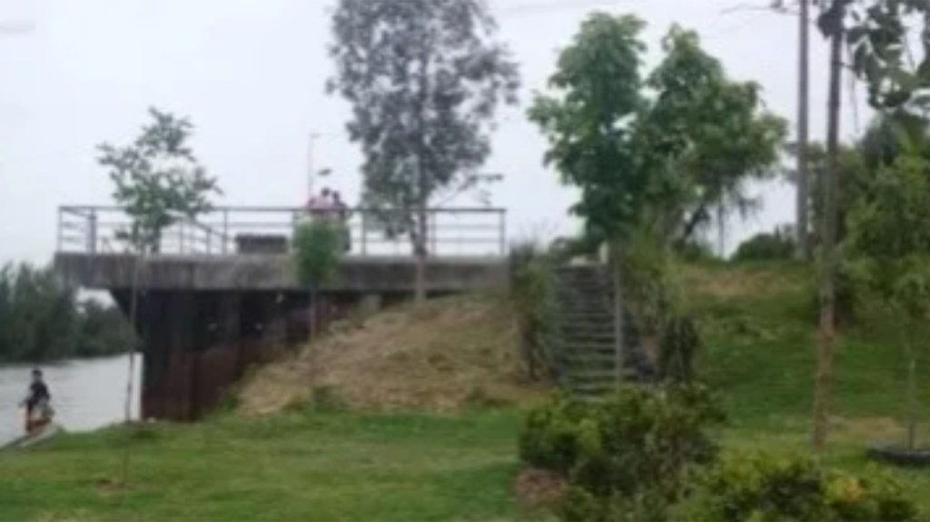 #HORROR | GOLPEÓ A SU EXMUJER Y LA ARROJÓ POR UN BARRANCO DELANTE DE SUS CUATRO&nbsp;HIJOS