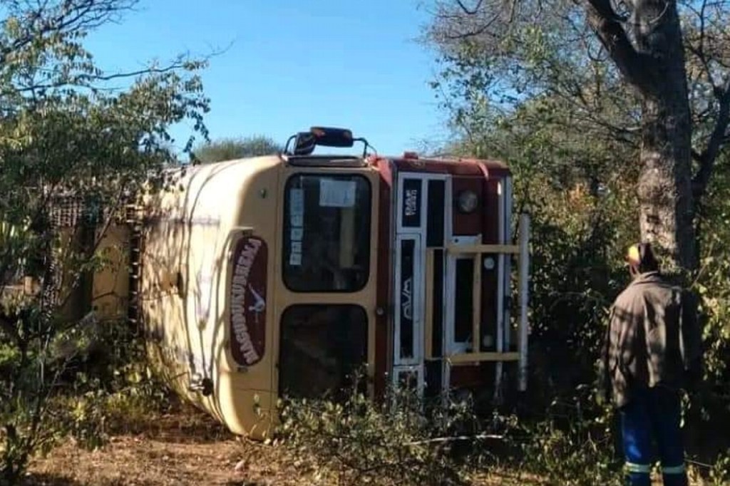 #TRAGEDIA | 35 PERSONAS MURIERON AL CAER A UN BARRANCO EL COLECTIVO QUE LOS LLEVABA A UNA CELEBRACION&nbsp;RELIGIOSA