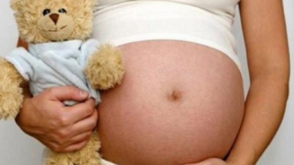 #HORROR | VIOLÓ Y EMBARAZÓ A SU HIJA DE 12 AÑOS Y DIJO QUE LA PANZA ERA PORQUE “COMÍA&nbsp;MUCHO”