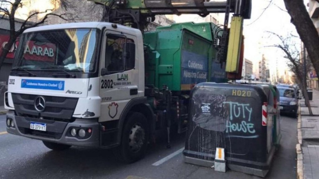 #HORROR | ENCONTRARON UN BEBÉ MUERTO EN UN CAMIÓN DE&nbsp;BASURA