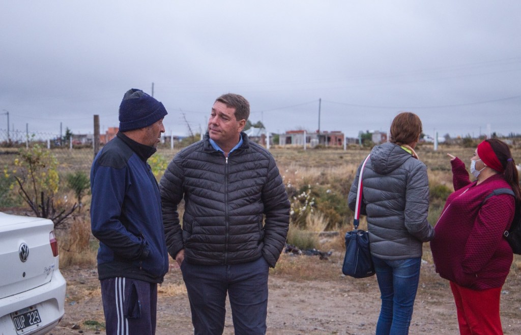 #RAWSON | Biss con vecinos que buscan regularizar sus&nbsp;terrenos