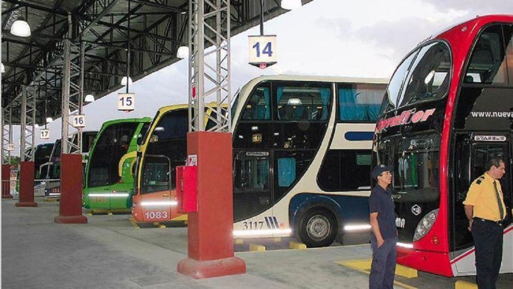 #PROTESTA | PARO DE COLECTIVOS DE CORTA Y MEDIA&nbsp;DISTANCIA