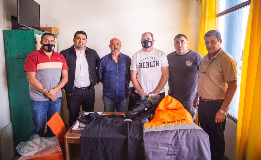 #RAWSON | Entrega de indumentaria al personal del área de&nbsp;transporte
