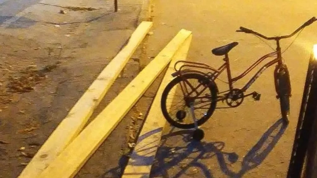 #POLICIALES | UN LADRÓN ENTRÓ A ROBAR A UNA CASA Y DOS HOMBRES LO MOLIERON A GOLPES Y LO DEJARON AL BORDE DE LA&nbsp;MUERTE