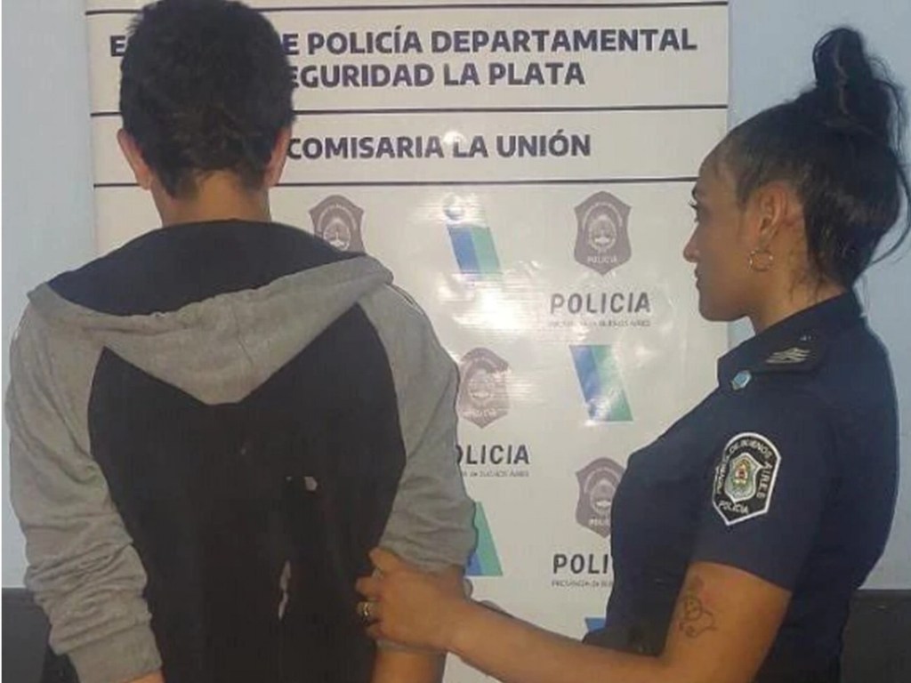 #BRUTAL | UN HOMBRE LE DIO UNA GOLPIZA A UNA NENE DE 10 AÑOS POR VENDER&nbsp;TURRONES