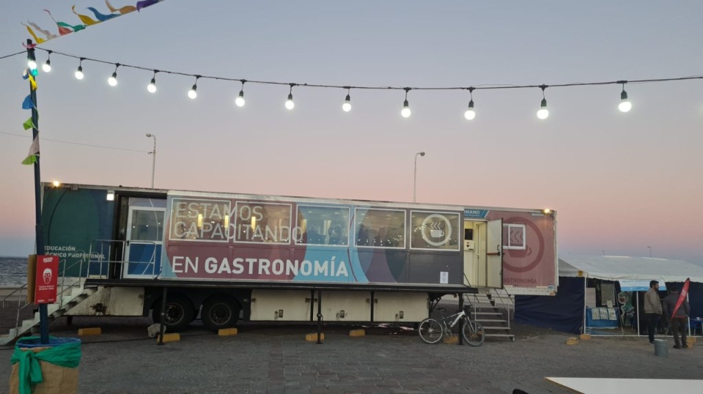 #DATO | El Aula Taller Móvil de Gastronomía del Ministerio de Educación llegó a&nbsp;Madryn