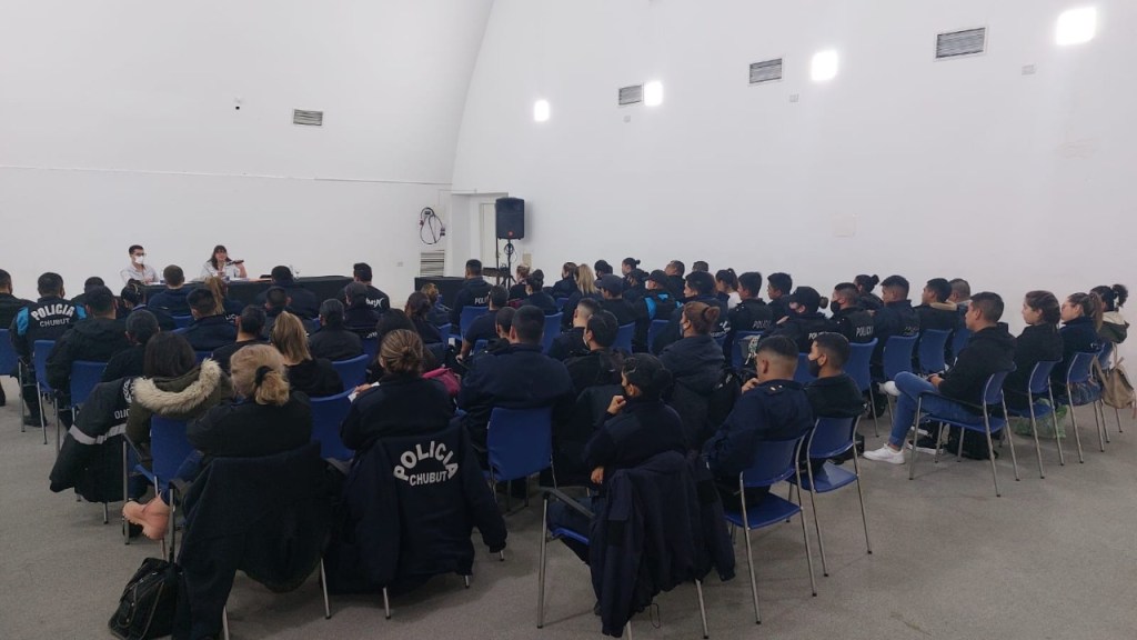 #CHUBUT | La Policía se capacitó para abordar casos de Salud&nbsp;Mental
