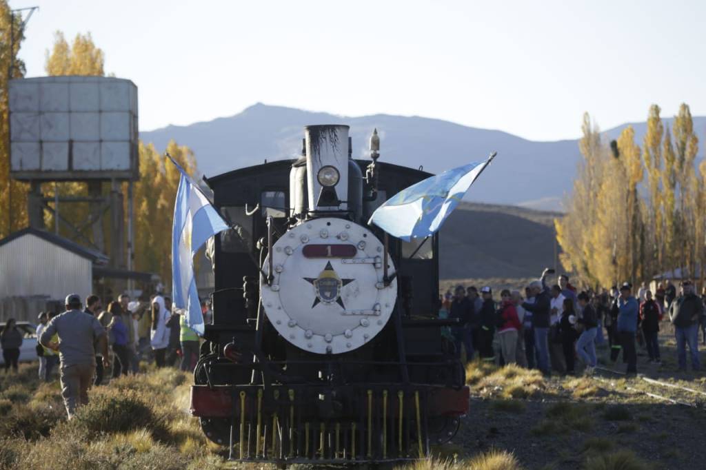 #ALEGRÍA | Después de 15 años, “La Trochita” volvió a conectar a Chubut con Río&nbsp;Negro