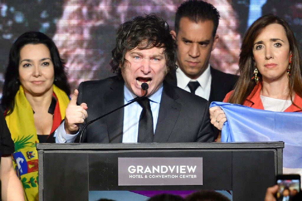 #2023 | Milei propuso privatizaciones y «desaparecer» medios&nbsp;públicos