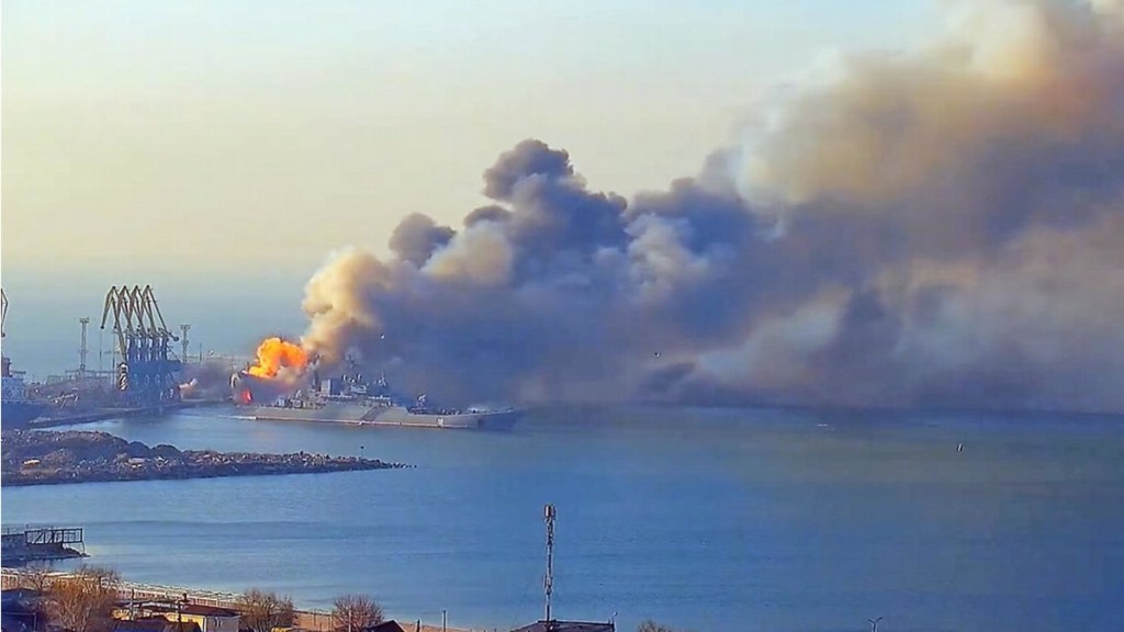 #GUERRA | RUSIA BOMBARDEÓ UNA FÁBRICA DE MISILES EN KIEV EN RESPUESTA AL HUNDIMIENTO DE SU BUQUE&nbsp;INSIGNIA