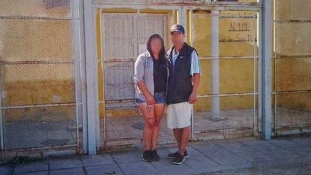 #POLICIALES | LA ACUSARON DE VIOLAR A UN NENE DE 3 AÑOS EN UN JARDÍN Y LE INCENDIARON LA&nbsp;CASA