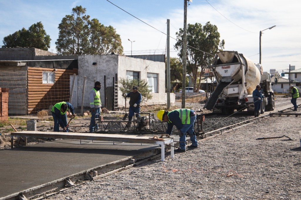 #RAWSON | Avanza la obra de pavimentación en el acceso a la Escuela 190 de Playa&nbsp;Unión