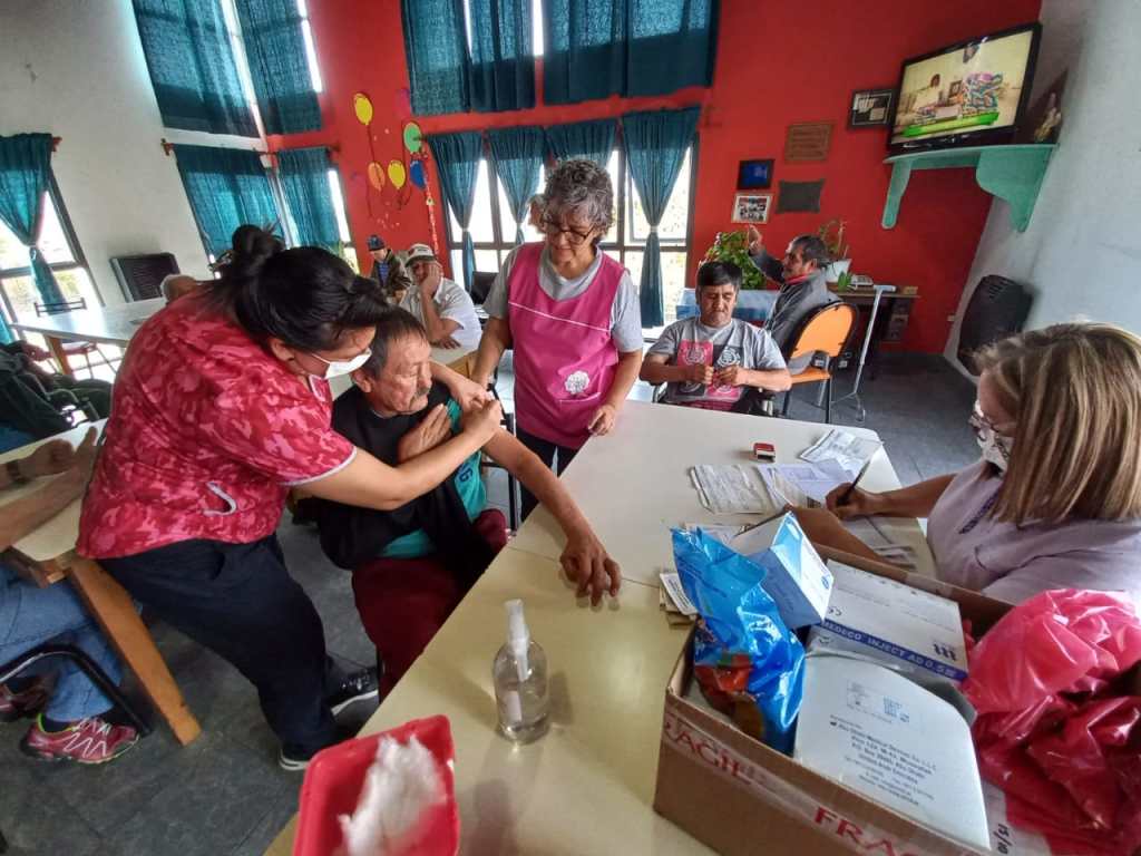 #RAWSON| Vacunación antigripal a Adultos Mayores de las Casas&nbsp;Tuteladas