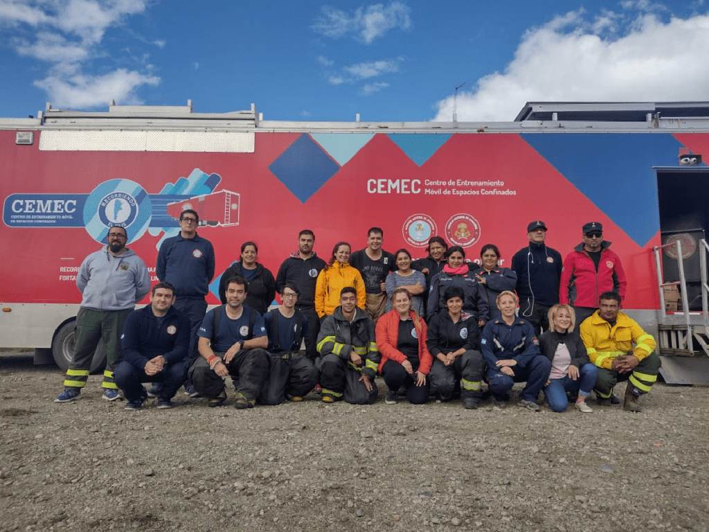 #CHUBUT | BOMBEROS SE CAPACITARON EN EL CENTRO DE ENTRENAMIENTO&nbsp;MÓVIL