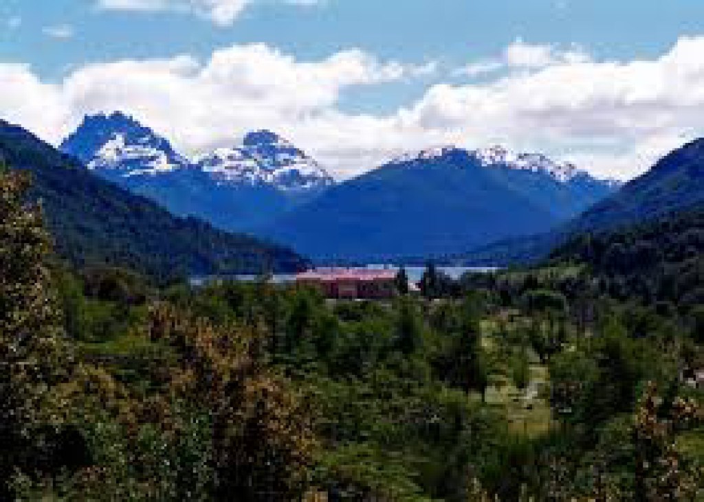 #RECLAMO | Piden intervención judicial de empresa de Lewis que frena el acceso a Lago&nbsp;Escondido