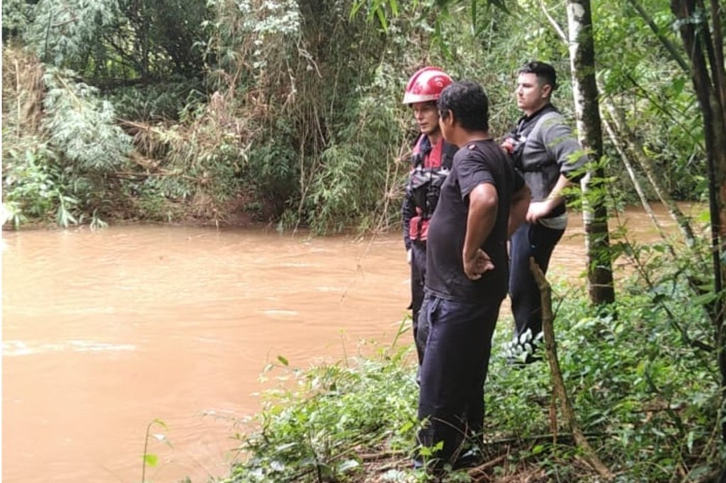 #TRAGEDIA | DOS HERMANITOS DE 2 Y 6 AÑOS MURIERON AHOGADOS MIENTRAS PESCABAN EN UN&nbsp;ARROYO