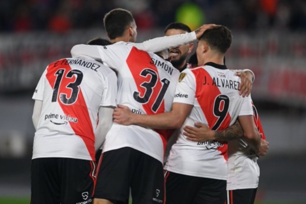 River aplastó a Alianza Lima 8 a 1 con seis goles de Julián&nbsp;Álvarez