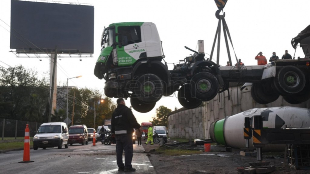 #TRAGEDIA | UN MUERTO EN UN TERRIBLE CHOQUE ENTRE DOS&nbsp;CAMIONES