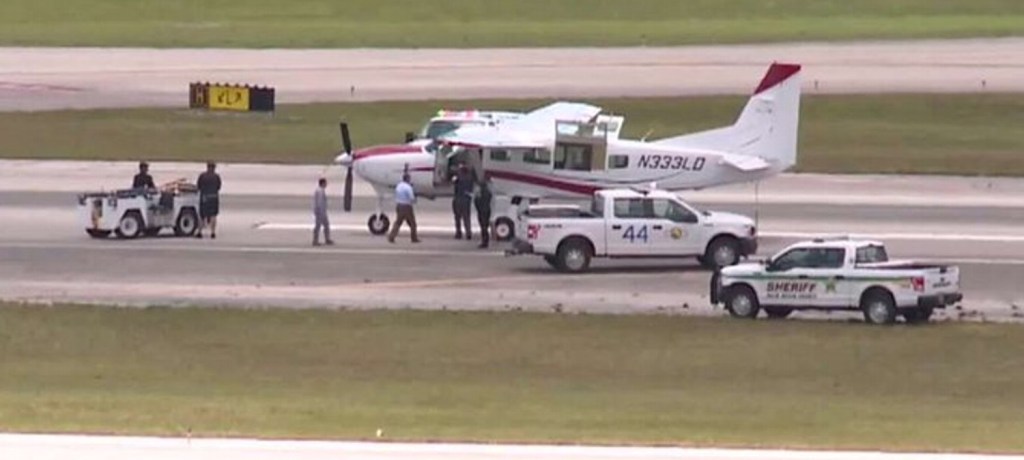 INCREÍBLE: EL PILOTO SE DESCOMPENSÓ Y UN PASAJERO SIN EXPERIENCIA LOGRÓ ATERRIZAR LA&nbsp;AVIONETA