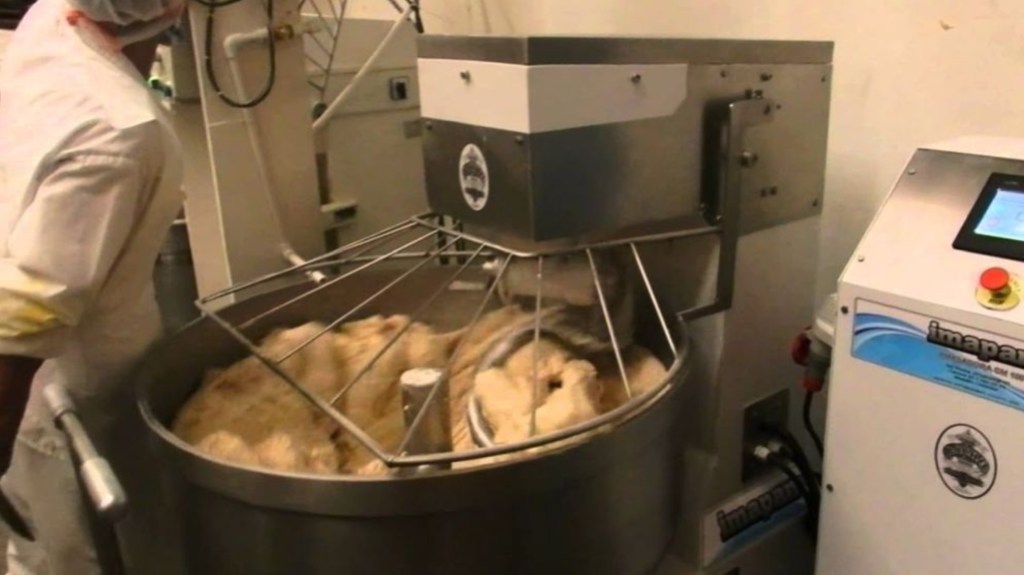 #TRAGEDIA | UNA MUJER MURIÓ AHORCADA AL ENGANCHARSE LA BUFANDA CON UNA MÁQUINA DE&nbsp;AMASAR