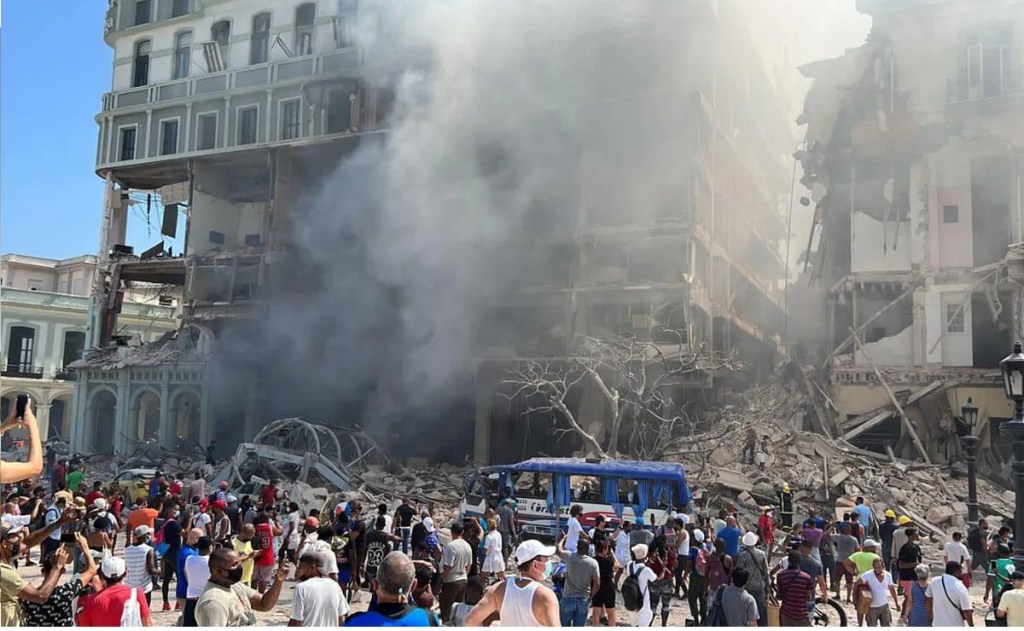 TREMENDA EXPLOSIÓN CAUSA EL DERRUMBE DE UN HOTEL EN EL CENTRO DE LA&nbsp;HABANA