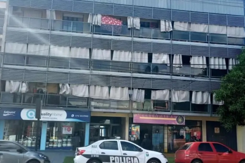 UN HOMBRE DE 65 AÑOS MURIÓ AL CAER DE UN TERCER PISO MIENTRAS LIMPIABA EN UN&nbsp;EDIFICIO