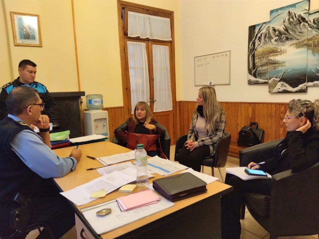 Reunión en la Unidad Regional de Policía de&nbsp;Trelew