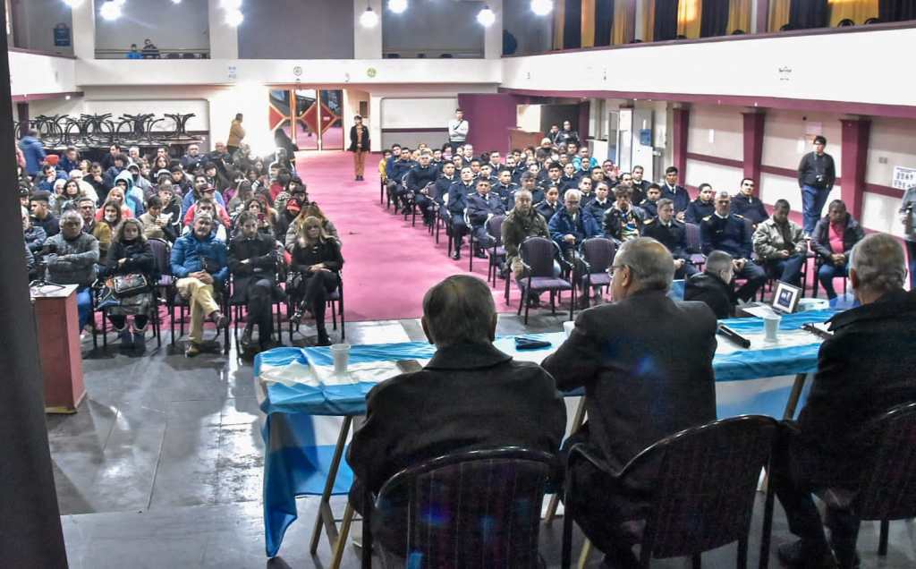 Con pilotos veteranos se realizó la conferencia «Malvinas nos une: testimonios de la guerra en el&nbsp;aire»