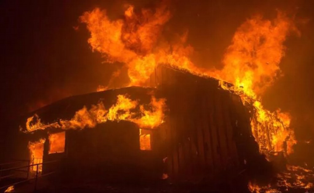 Tenía que cuidar a sus sobrinos, los dejó solos y murieron&nbsp;carbonizados