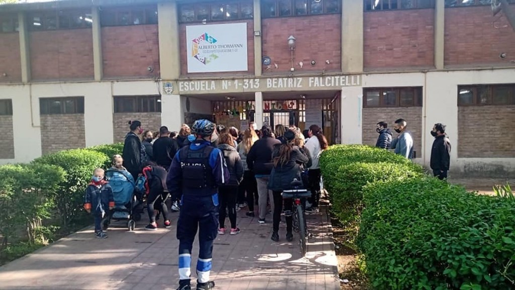 HORROR: UNA CELADORA ENTREGABA A UNA NENA DE 10 AÑOS EN UNA ESCUELA PARA QUE LA VIOLARA OTRO&nbsp;CELADOR