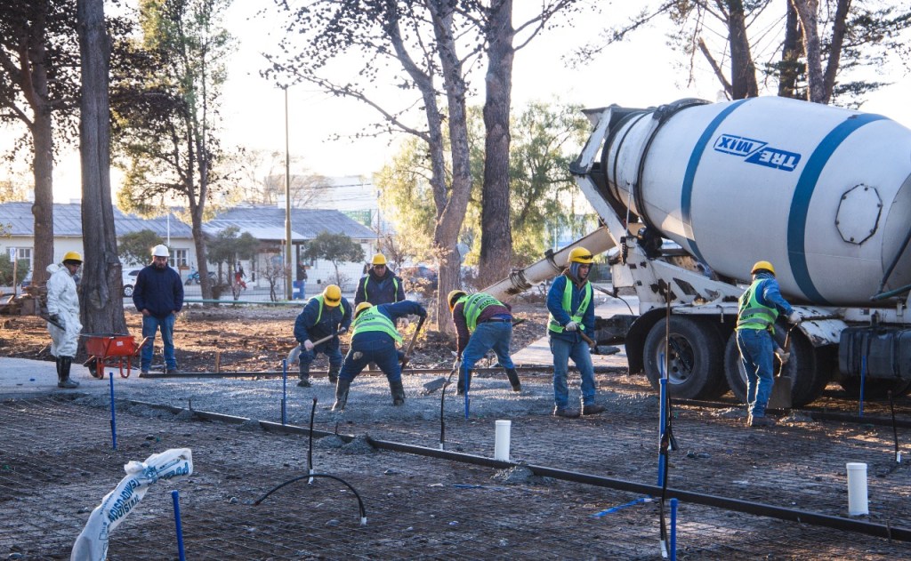 Avanzan los trabajos de remodelación de la Plaza Guillermo Rawson 
