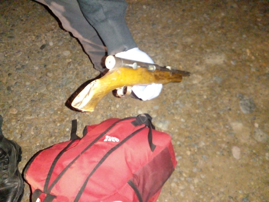 Detienen a un joven con un arma de fuego en su&nbsp;bolso
