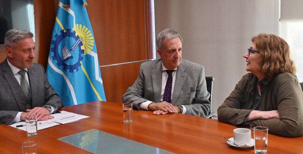 Arcioni entregó un aporte económico a NICADPI, el cual evitará el cierre de la&nbsp;institución