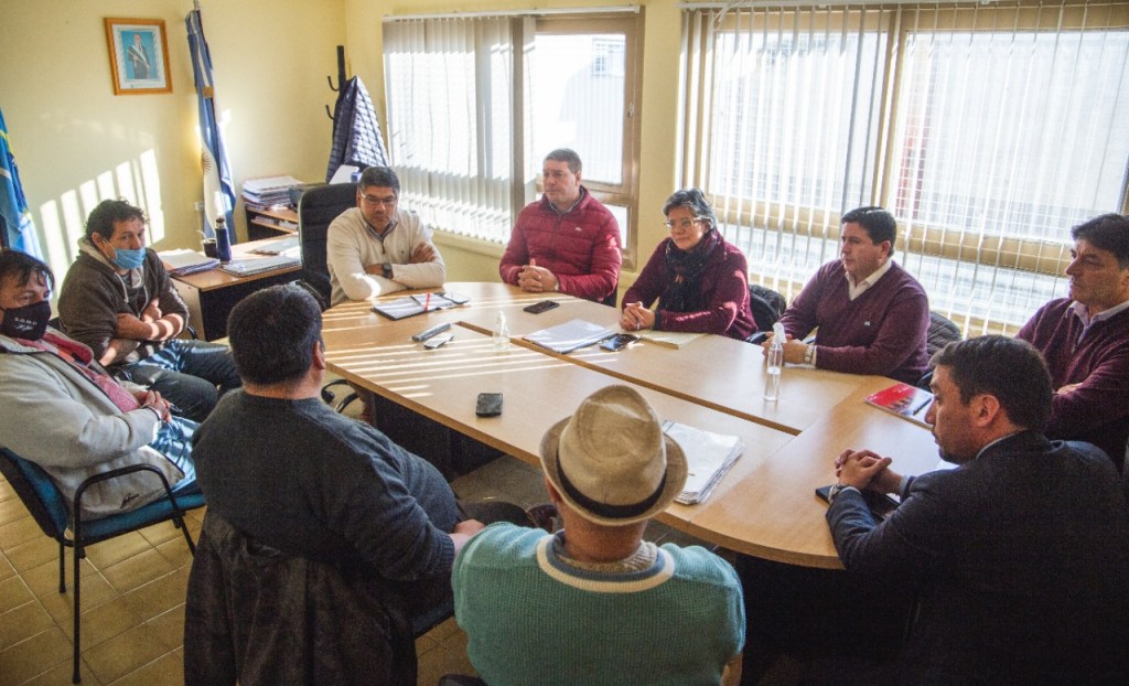 Reunión para fortalecer el empleo en la industria&nbsp;pesquera