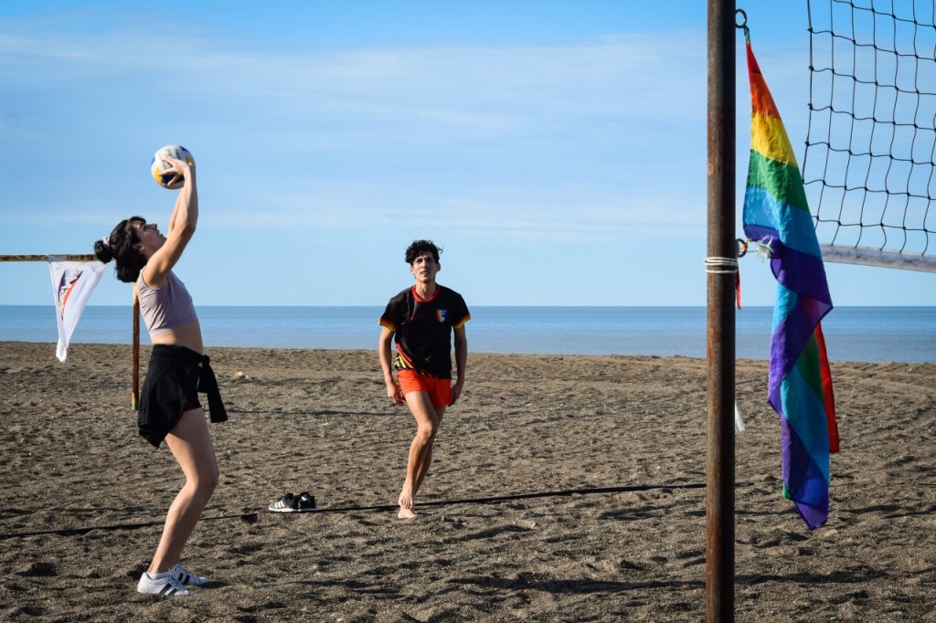 Se realizó la actividad “Todos a la Cancha-Playa&nbsp;LGBT+”
